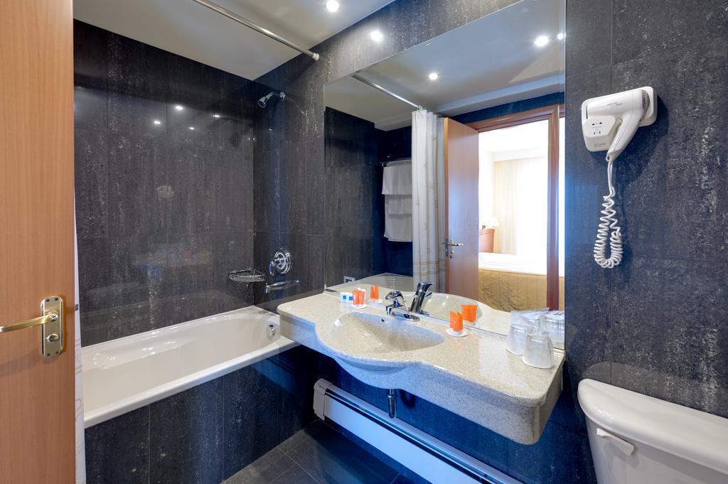 Hotel Palas Мамая Екстериор снимка