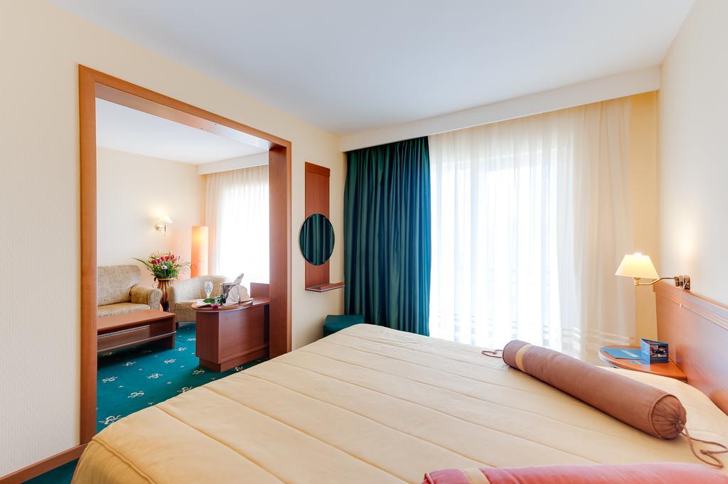 Hotel Palas Мамая Стая снимка