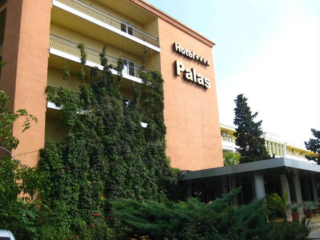 Hotel Palas Мамая Екстериор снимка