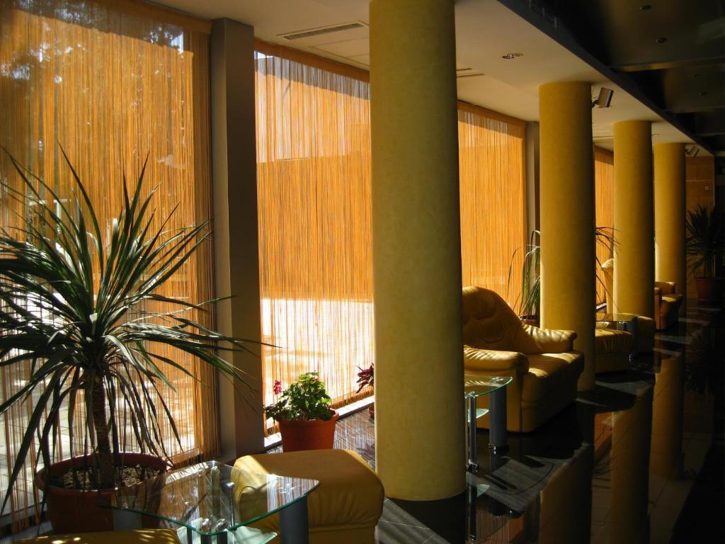 Hotel Palas Мамая Екстериор снимка